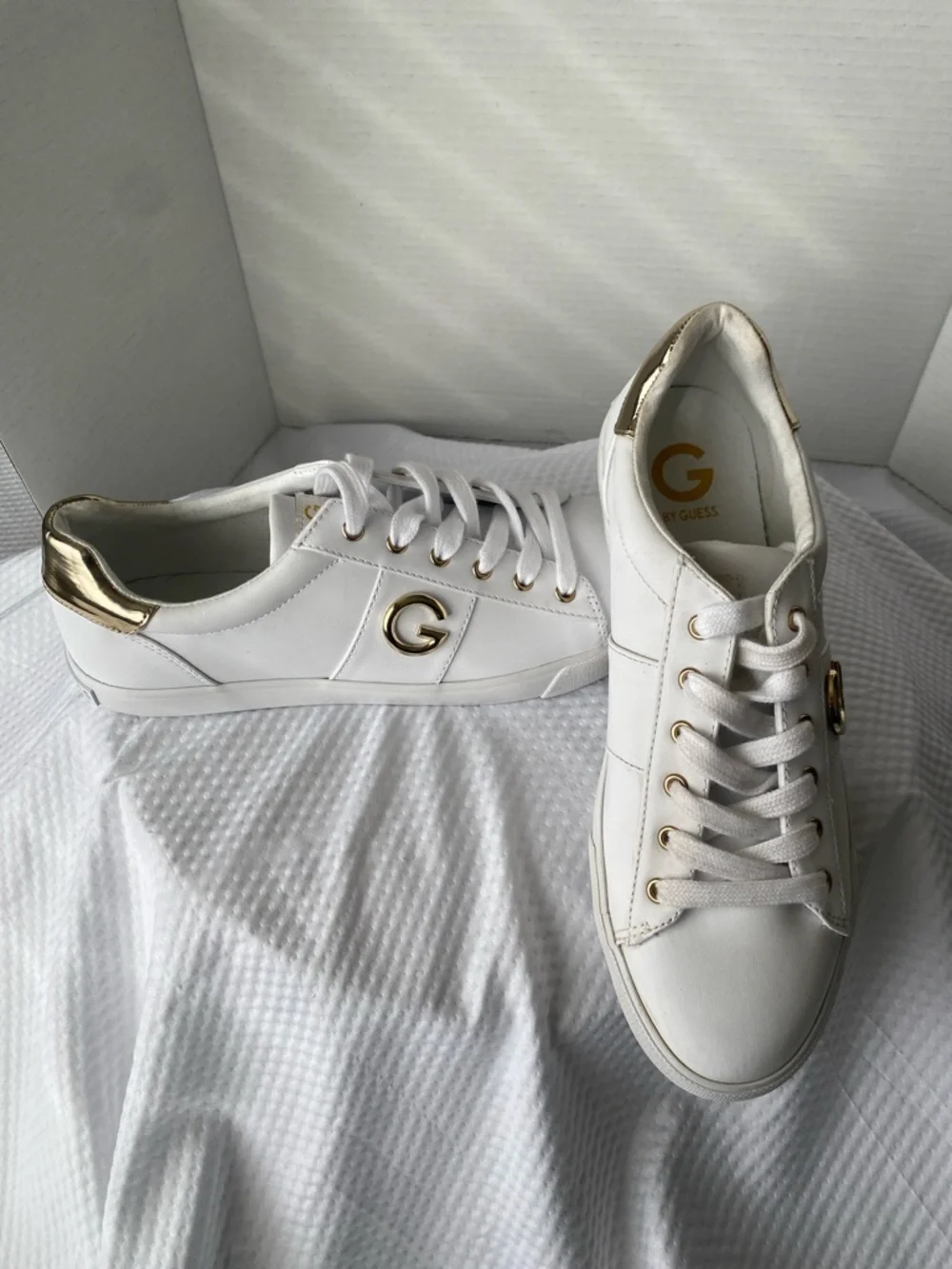 G by Guess White Sneakers with Gold Accents Super Cute Women’s Size 11M NWOT